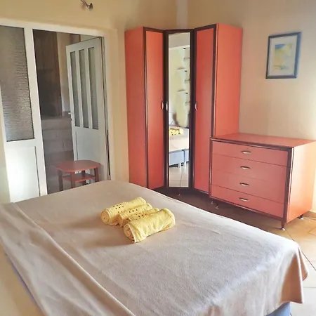 Apartment In Starigrad-paklenica 44165