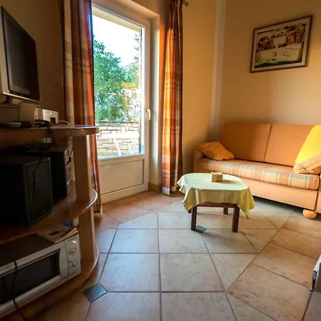 In Starigrad-paklenica 44165