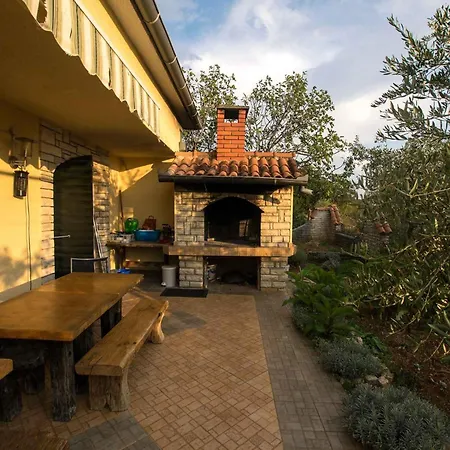 Apartment In Starigrad-paklenica 44165